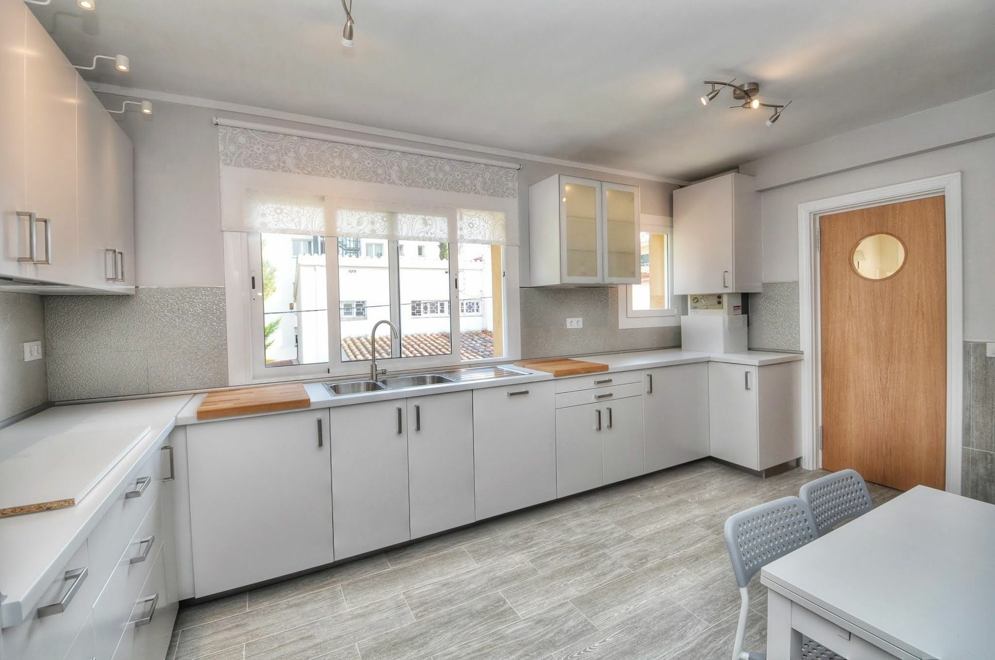 Big Caprabo Apartment